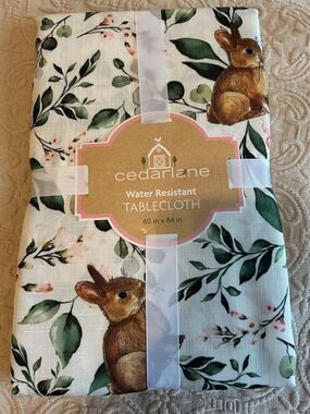 NEW!  Floral Cedarlane Water-Resistant Tablecloth